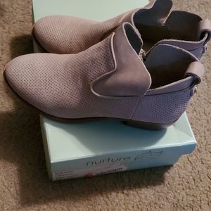 Nuture booties size 7